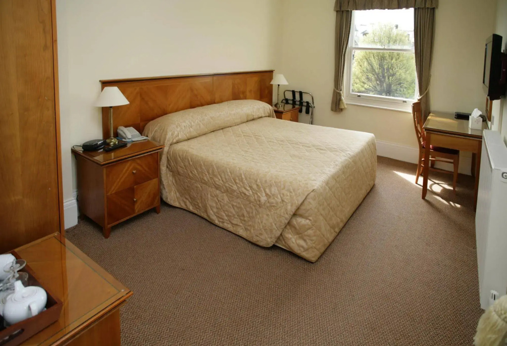 OYO Devonshire Park Hotel