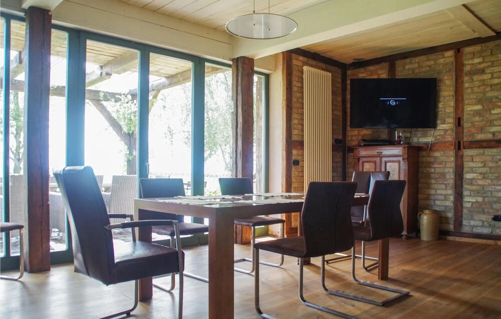 2 Bedroom Beach Front Home In Am Salzhaff