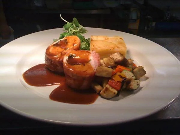 Home Farm Hotel and Restaurant