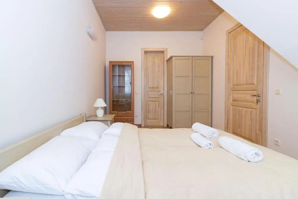 -V66- Apartment, By Cohost