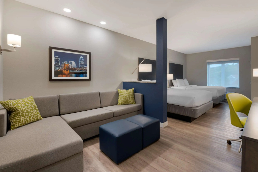 Comfort Suites Cincinnati University - Downtown