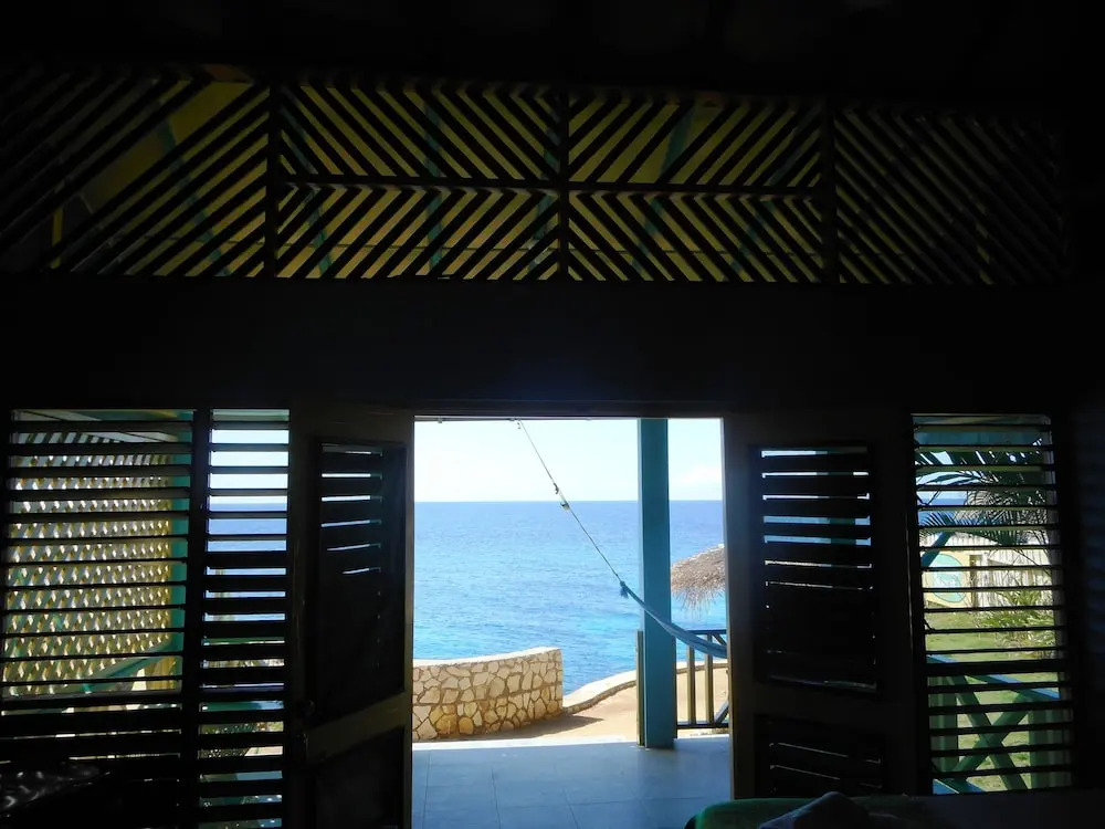 Banana Shout Resort