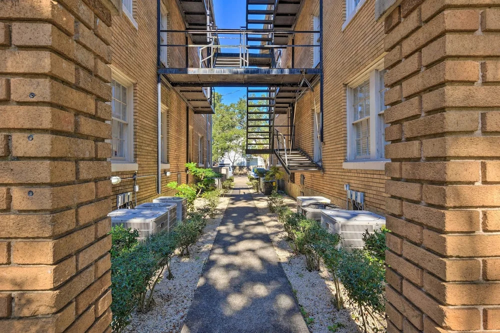Stunning Alabama Studio ~ 2 Mi to Dtwn Mobile!