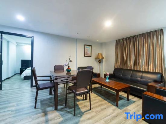 Yijiayi Business Hotel (Chongqing Beibin Road Liujia Wharf)