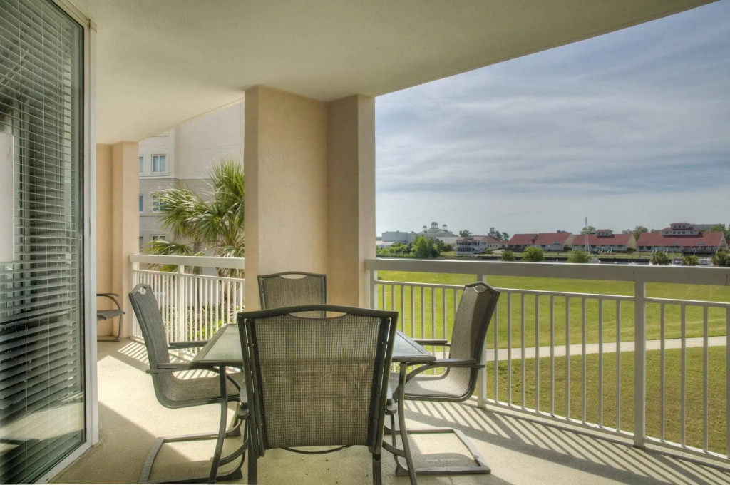Barefoot Resort by Palmetto Vacations