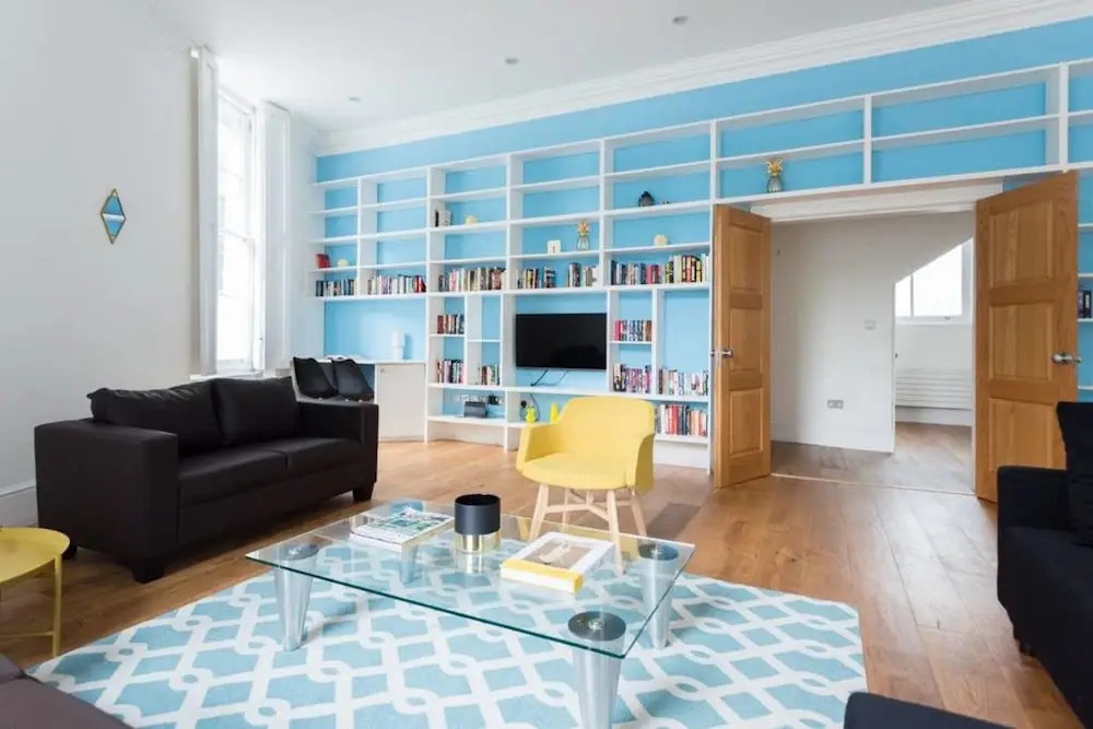 Beautifully designed 3 bed apartment in Bayswater