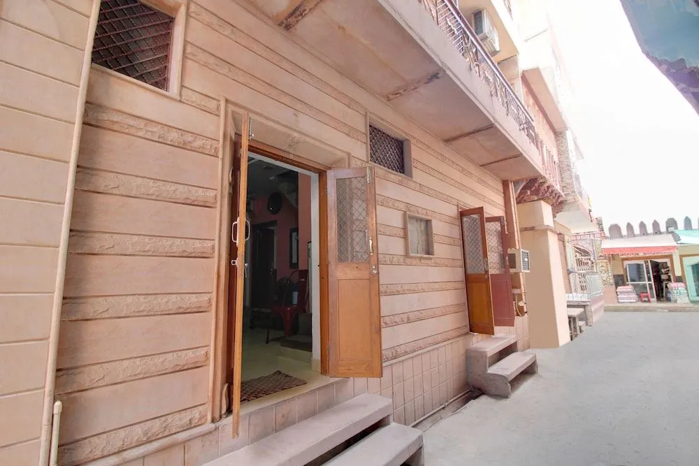 OYO 46815 Banaji Home Stay