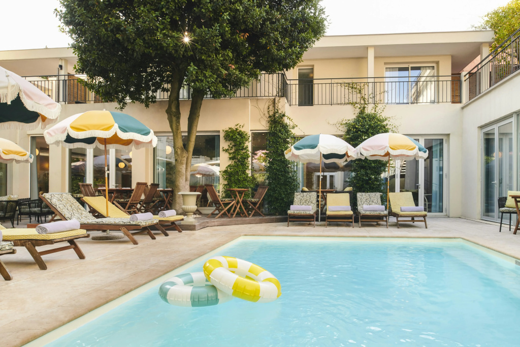 Maison des Ambassadeurs, a Small Luxury Hotels