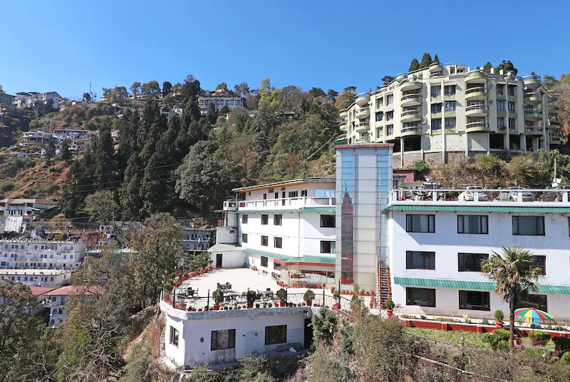Hotel Basera