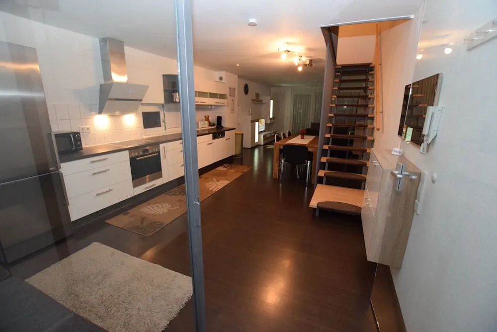 Ab Apartment 80