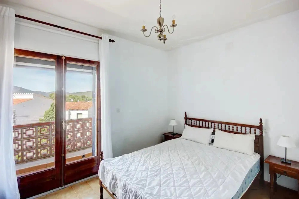 Townhouse in Rosas Near Aqua Brava Water Park