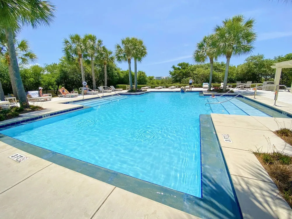 Views From Above 3 Bedroom Condo by RedAwning