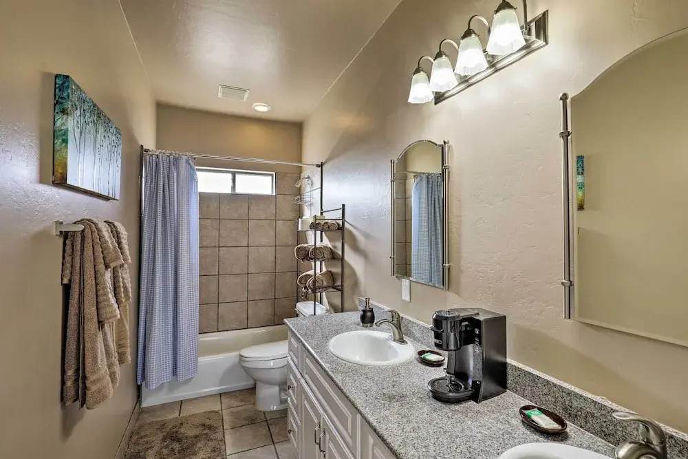 Tucson Home w/ Wraparound Balcony, Walk to U of A!