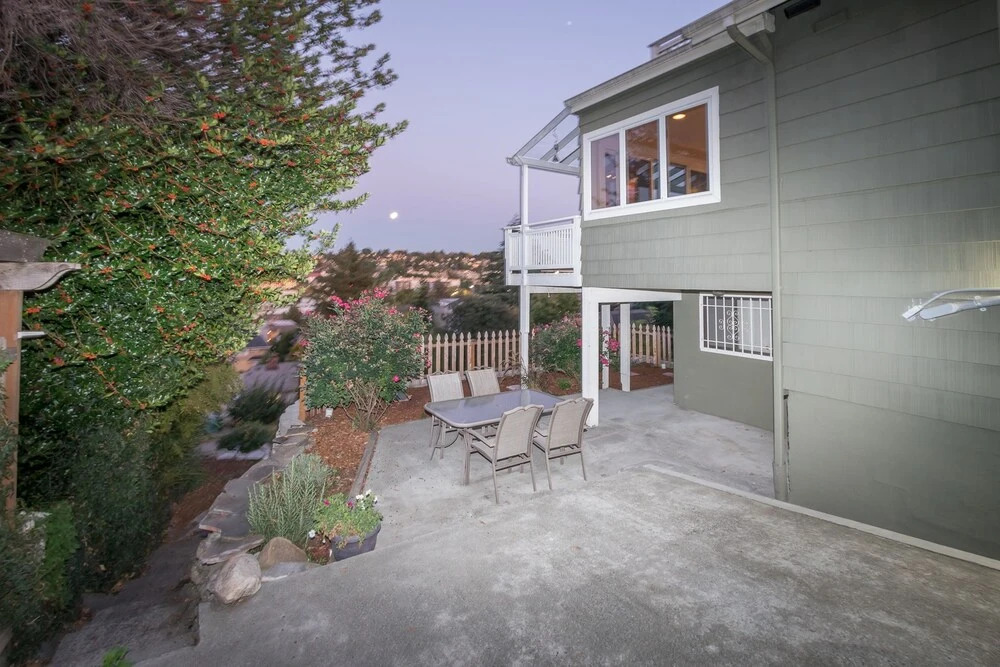 A Gem in the Emerald City: For Business and Travel