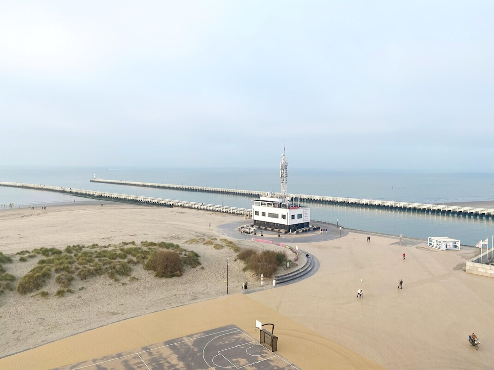 Apartment in Nieuwpoort by the sea