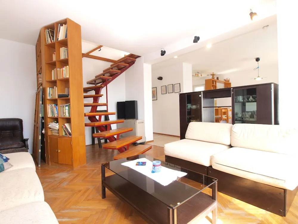 Apartment 1583