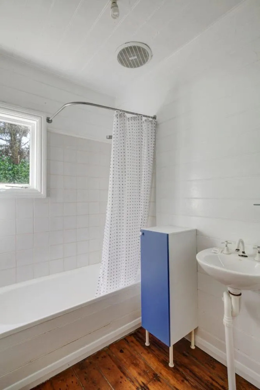 Palm Cottage - Pet Friendly Victorian Cottage