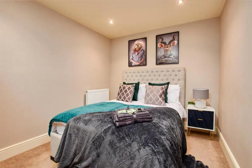 Stunning Central Gems of Harrogate - Sleeps 18!