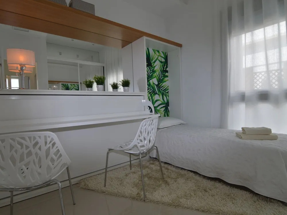 Villa with Garden & Roof Deck