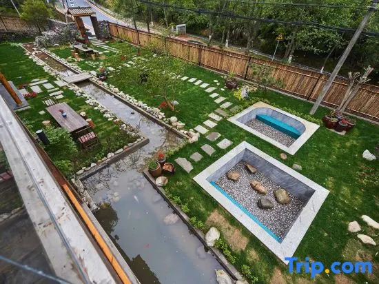 Youjian Xiaoyuan Hot Spring Hostel