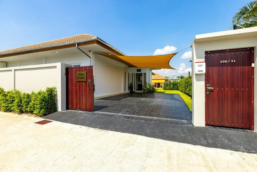 Modern 4 BR Pool & Tropical Garden MS-30