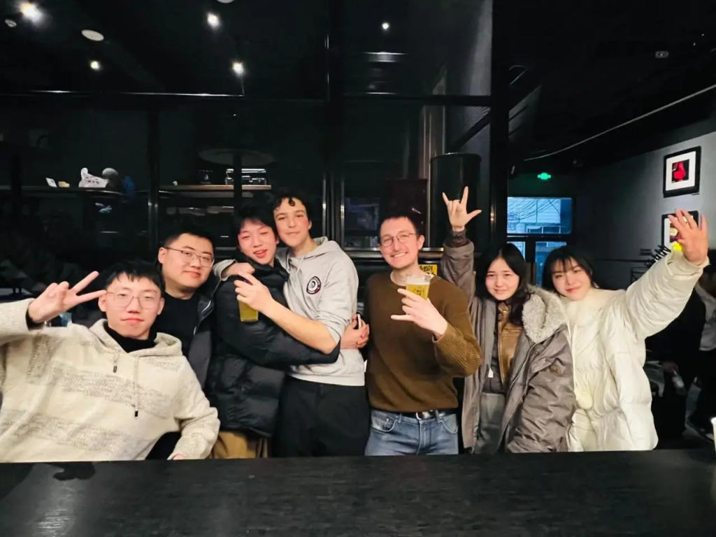 Chengdu Desti Youth Park Hostel Chunxi Road-24H Reception& English Service& Cafe& Bar& Luggage Storage& Large Public Area