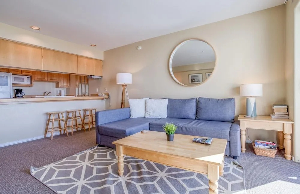 Birds Nest Suite