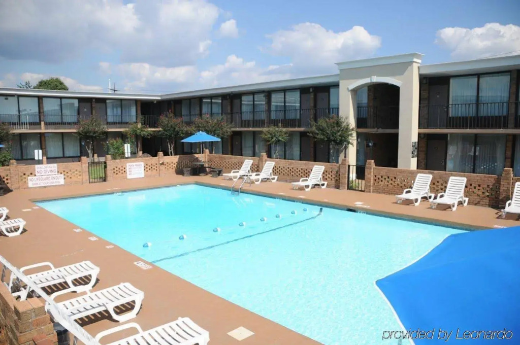 Отель Greenville Airport Inn
