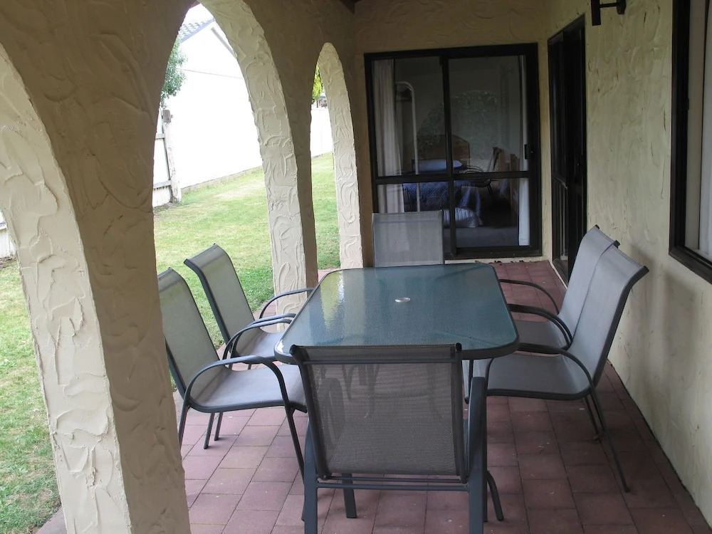 Captains Quarters Motor Inn