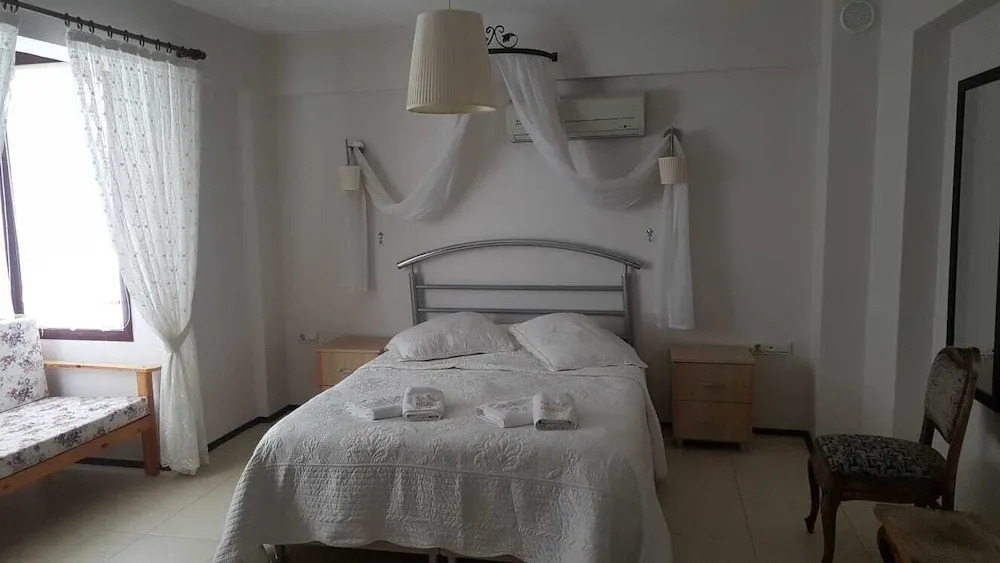 Queen Nano Hotel