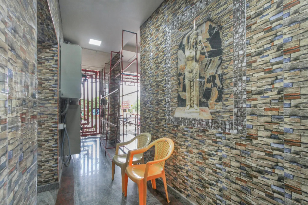 OYO 71800 Madras Guest House