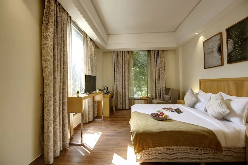 Saltstayz Select - Galleria Market & Golf Course Road