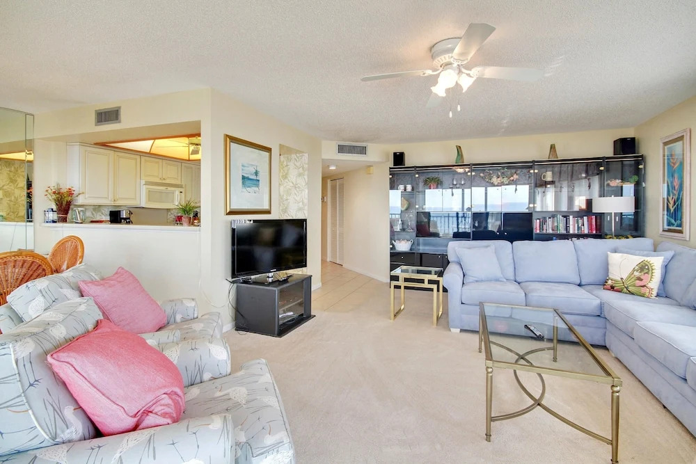 Land's End 401 Building 8 Corner Unit / Beachfront Condo!
