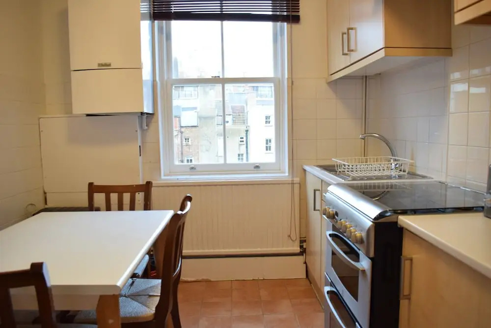 Spacious 3 Bedroom Flat in Covent Garden
