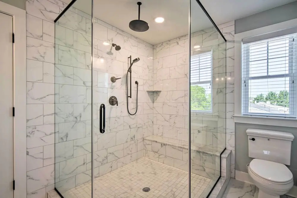 Gorgeous Newly Built Home: Golf Course View!