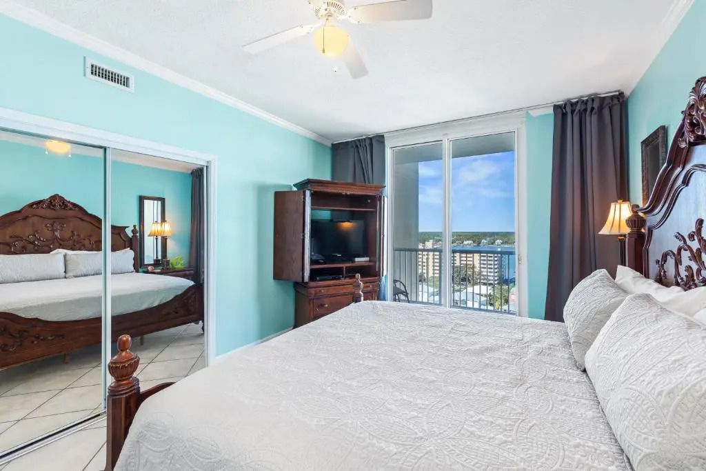 Spacious 3BR 3Bath 12th Floor, Million-Dollar Gulf Views
