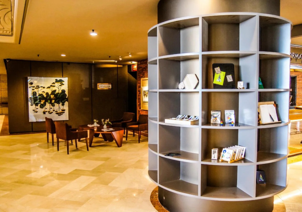 Kolon Hotel