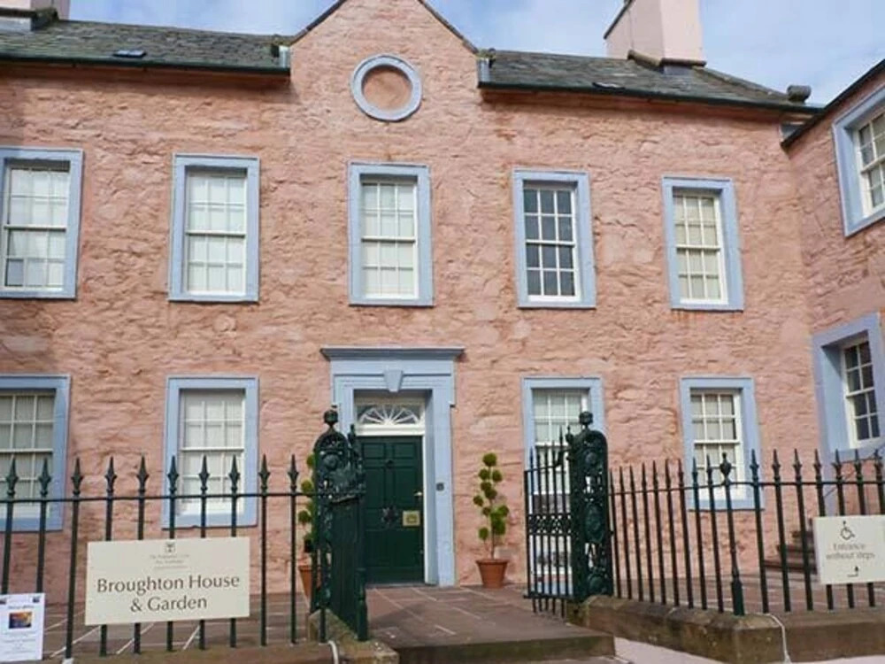 1 Mews Lane