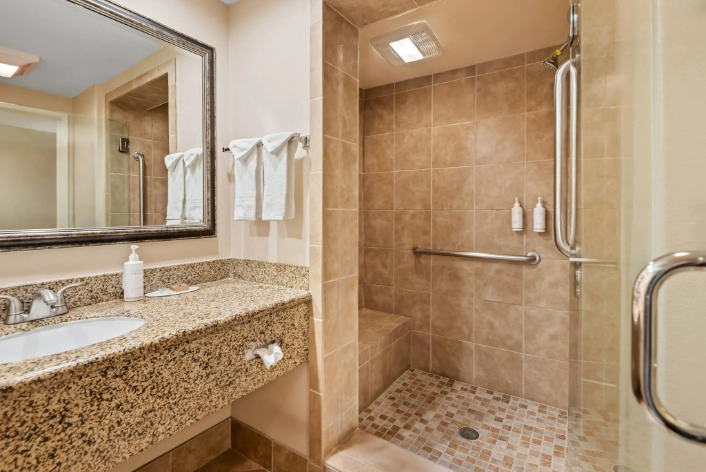 Howard Johnson by Wyndham Pasadena