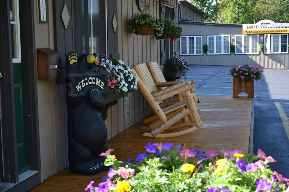 The Kancamagus Lodge