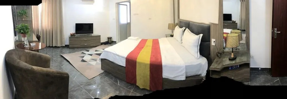Queen Mộ Lao Hotel