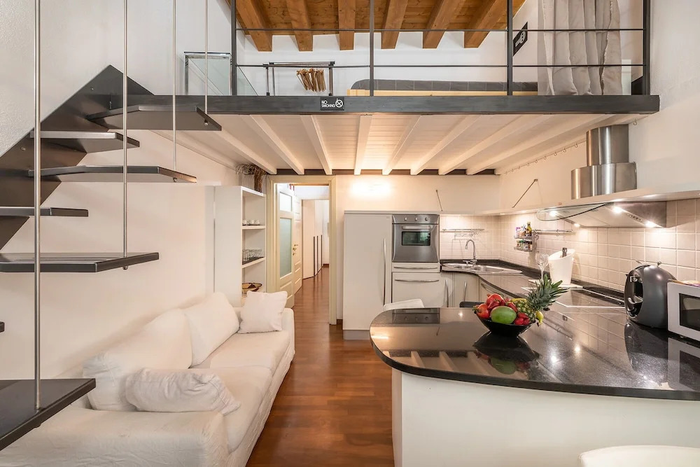 Martini Castello Boutique Apartments - Historic Center & Lift