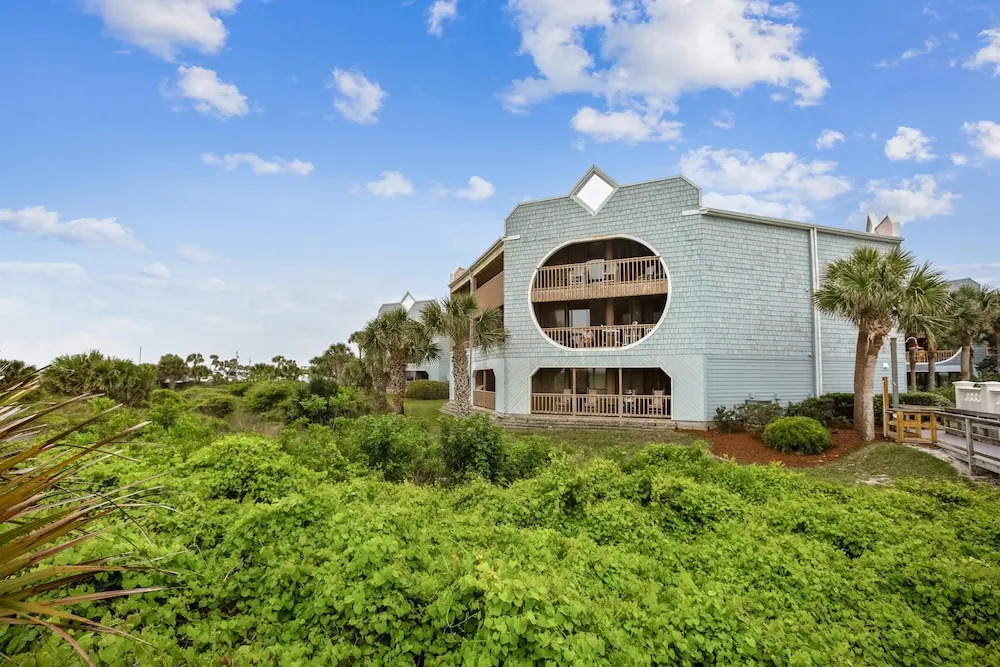 Oceanfront Bliss: Night of Lights Getaway!
