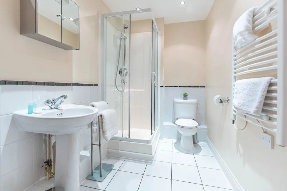 Celador Apartments - Riverside House Serviced Apartments