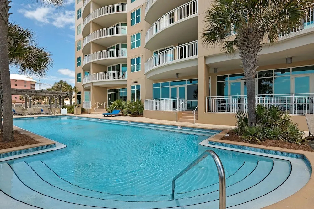 Aqua Resort 711