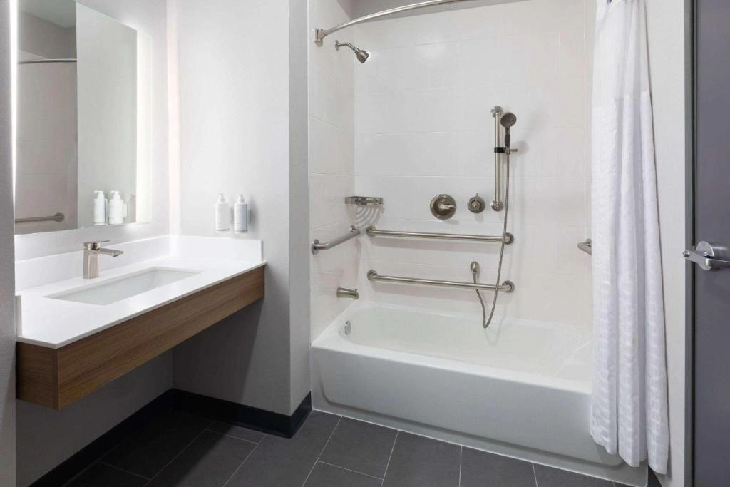 Microtel Inn & Suites by Wyndham Olive Branch