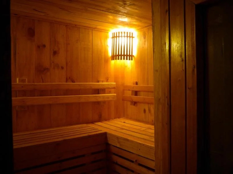 Peace Pool BnB Family & Female only