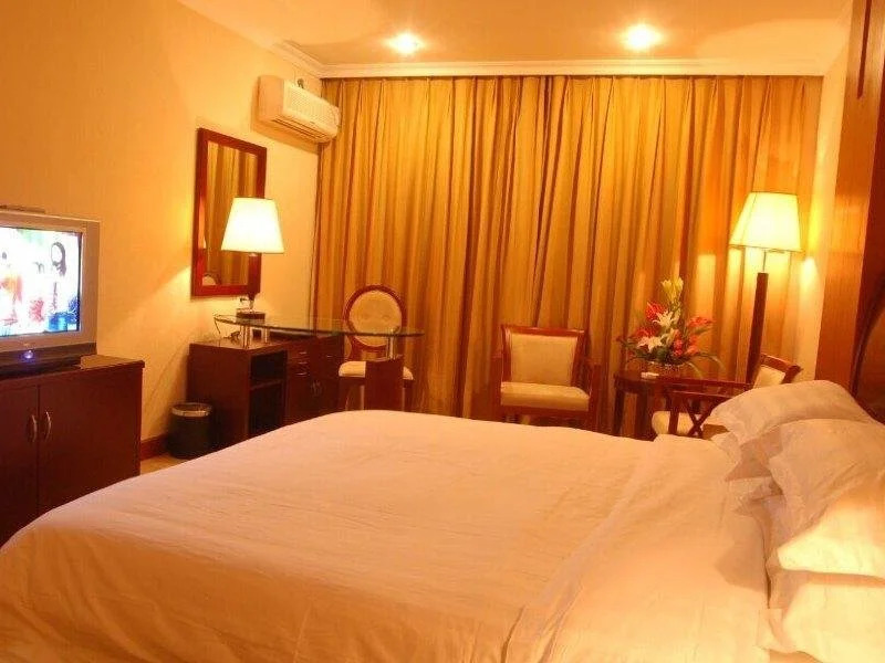 Home Inn Chengdu Shuangliu Tanghu Park