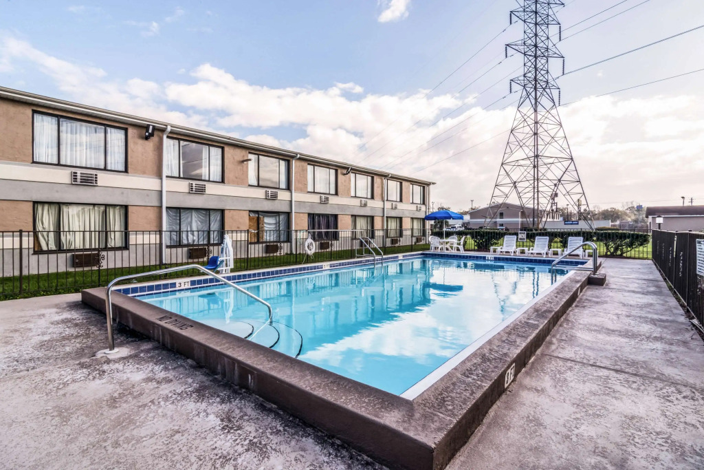Howard Johnson Inn-Pensacola