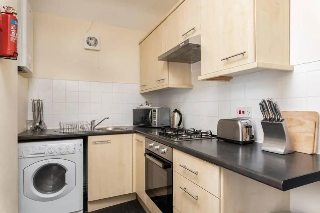 Cosy Stay Swansea - TV in every bedroom
